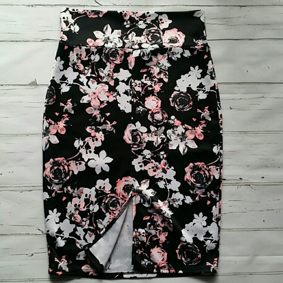 Floral Bodycon Skirt - Picture 2 of 5